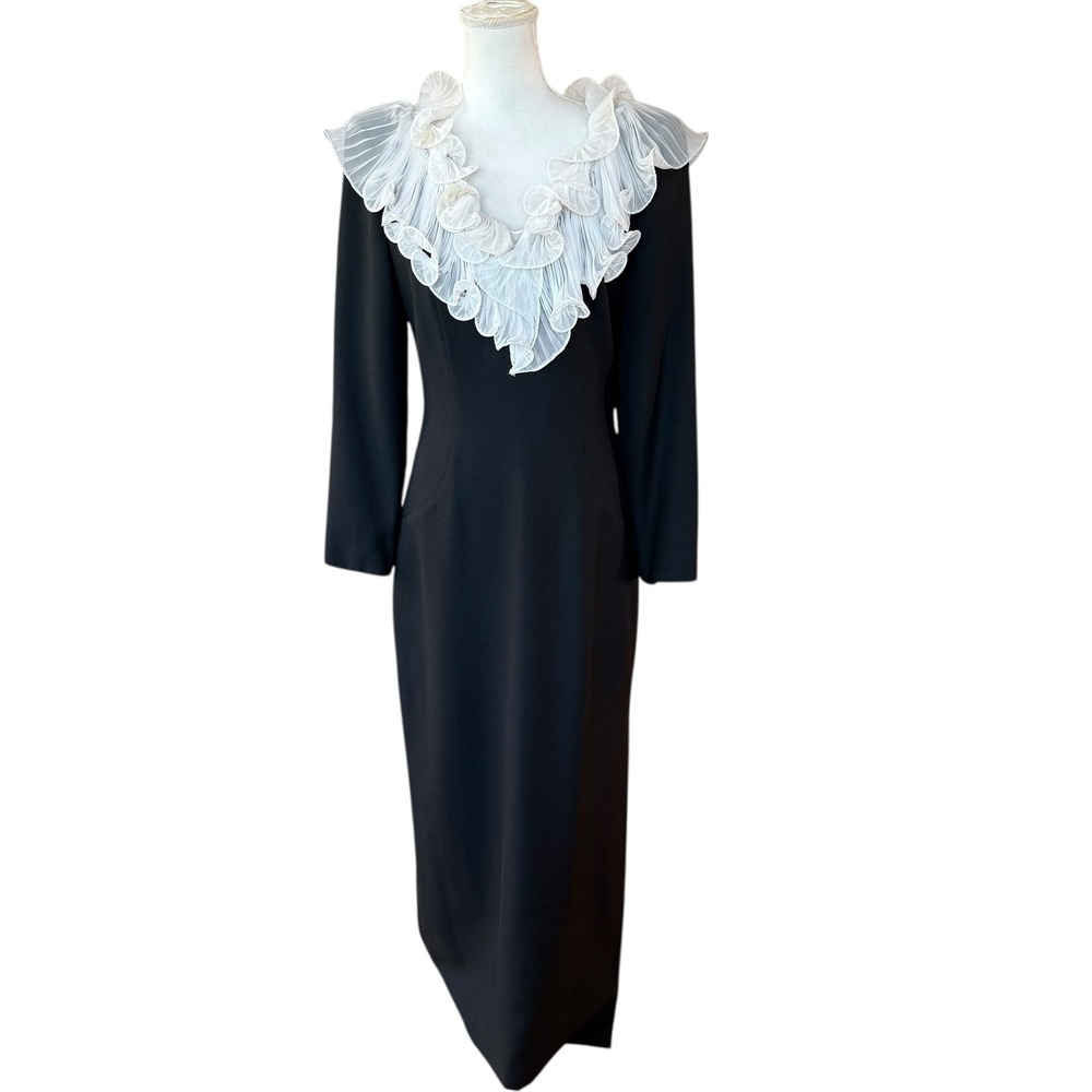 Vintage Jack Bryan Black Formal Gown with White Pleated Ruffle Collar Size 10‎